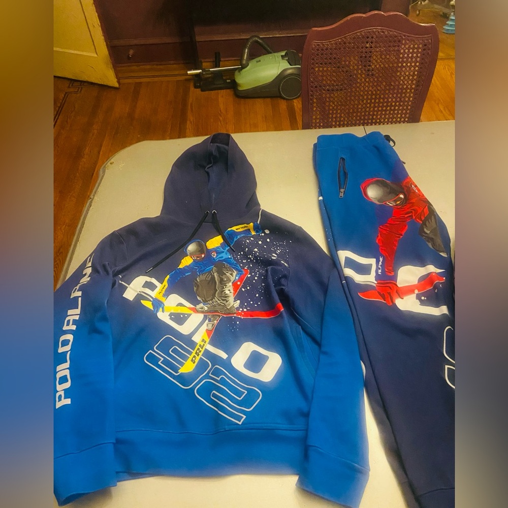 Polo Ralph Lauren Alpine Ski hoodie

US men’s small